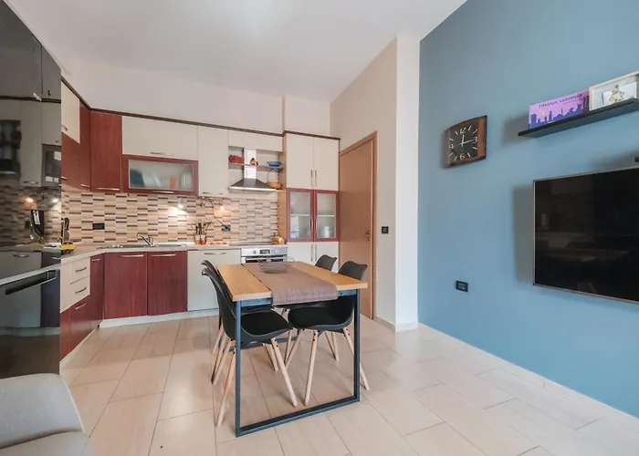 Apartament At New Bazar ! Tirana