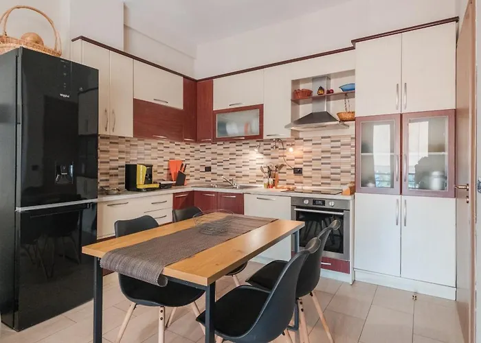 Apartament At New Bazar !