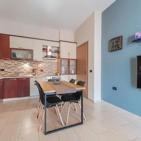 Apartment At New Bazar ! Tirana